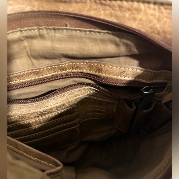 Genuine Leather Circle Flap Crossbody Bag - Picture 5 of 8